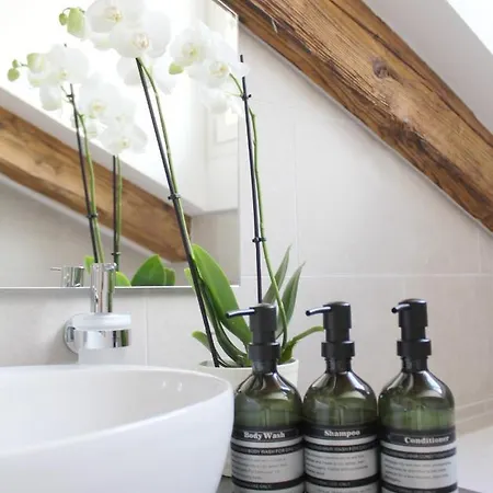 Day&night Luxury Apartment, 2 Bedrooms, Terrace, Jacuzzi Outdoor, Parking * Trieste